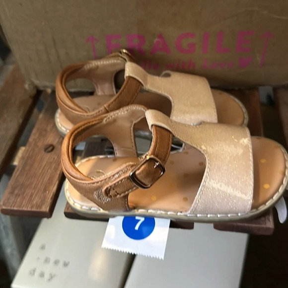 Cat and Jack size 7 toddler/baby sandals. New with tags - Picture 2 of 7